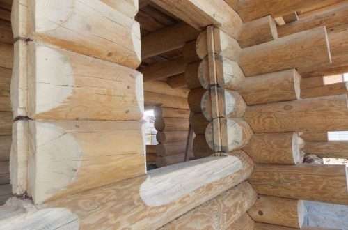 Установка окон и дверей в деревянном доме: какие конструкции выбрать и зачем нужна обсада проема?